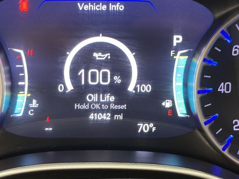 Used 2024 Chrysler Pacifica Touring-L FWD image 15