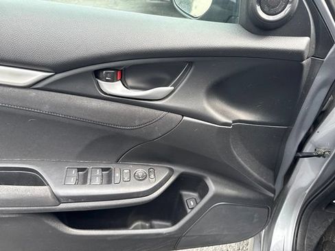 Used 2020 Honda Civic EX image 9