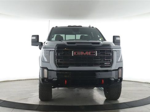 Used 2024 GMC Sierra 2500 AT4X AWD/4WD image 12