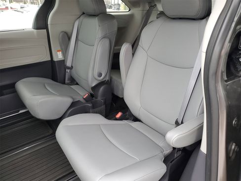 Certified 2023 Toyota Sienna XLE w/ XLE Plus Package image 14