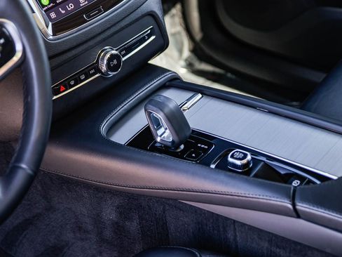 Used 2023 Volvo XC90 B5 Core image 21