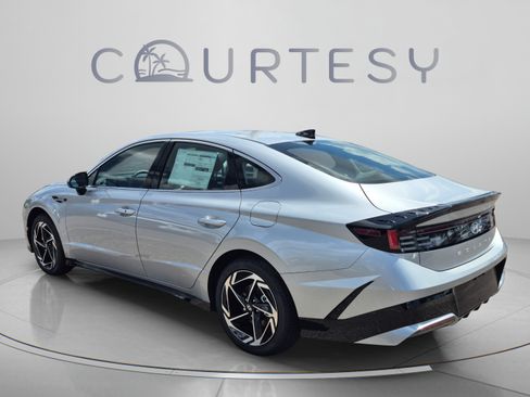 New 2026 Hyundai Sonata SEL FWD image 3