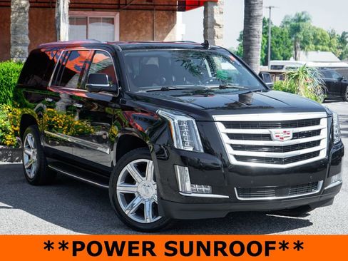Used 2018 Cadillac Escalade ESV Premium Luxury image 2
