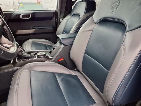 Used 2023 Ford Bronco Outer Banks image 3