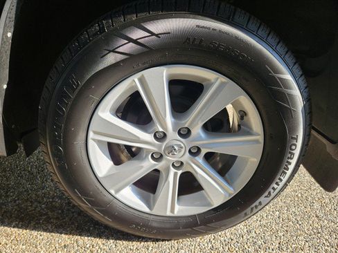 Used 2013 Toyota Highlander Plus FWD image 32
