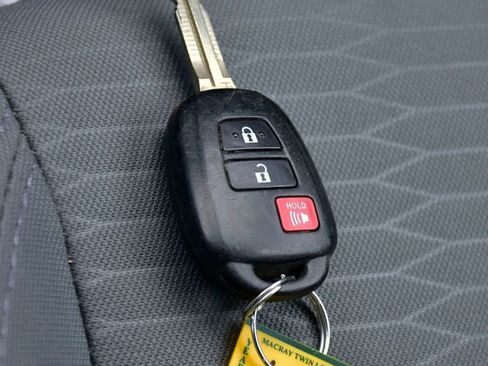 Used 2019 Toyota Tacoma SR5 image 27