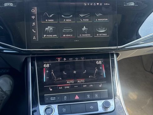 Used 2021 Audi Q7 3.0T Premium Plus AWD/4WD image 15