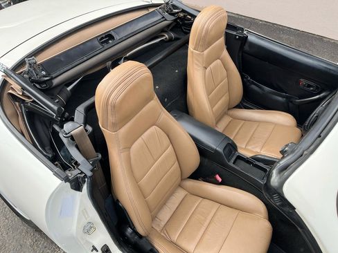 Used 1994 MAZDA MX-5 Miata M-Edition image 20