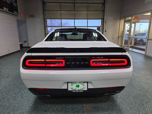 Used 2016 Dodge Challenger SXT Plus image 8