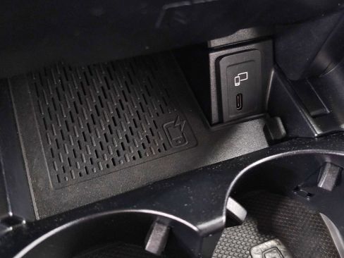 Used 2020 Mercedes-Benz GLC 300 4MATIC image 35