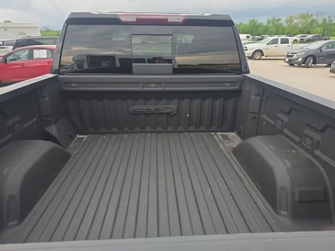 Used 2021 GMC Sierra 1500 AT4 w/ AT4 Value Package AWD/4WD image 5