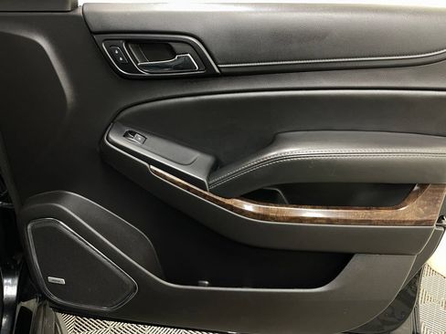 Used 2016 Chevrolet Suburban LT RWD image 39