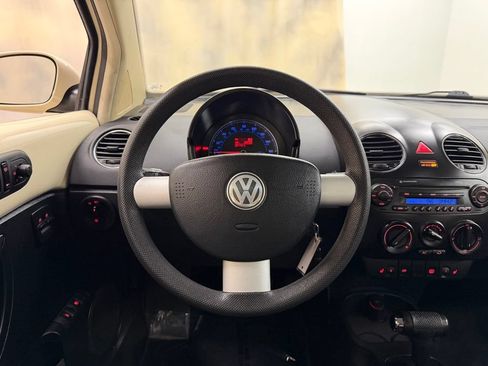 Used 2006 Volkswagen Beetle Coupe w/ Package 1 FWD image 18