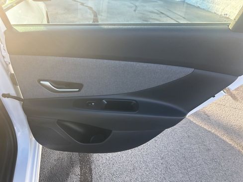 Used 2025 Hyundai Elantra Limited image 36