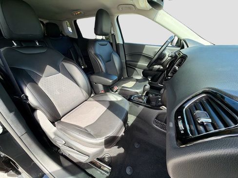 Used 2019 Jeep Compass Altitude image 30