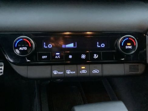 Certified 2025 Hyundai Elantra Sport image 26