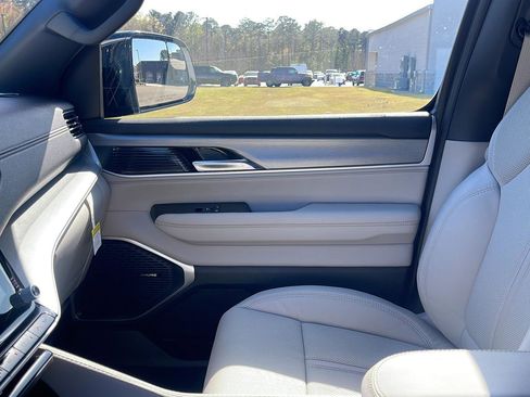 New 2026 Jeep Grand Wagoneer Limited AWD/4WD image 21