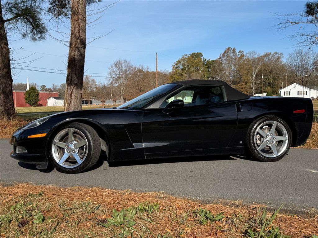Used 2006 Chevrolet Corvette Convertible w/ Preferred Equipment Group RWD image 3