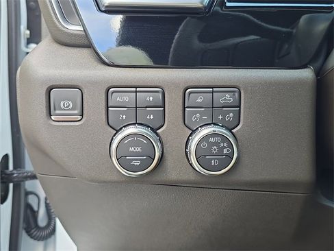 New 2025 GMC Sierra 2500 SLT w/ SLT Premium Package image 25