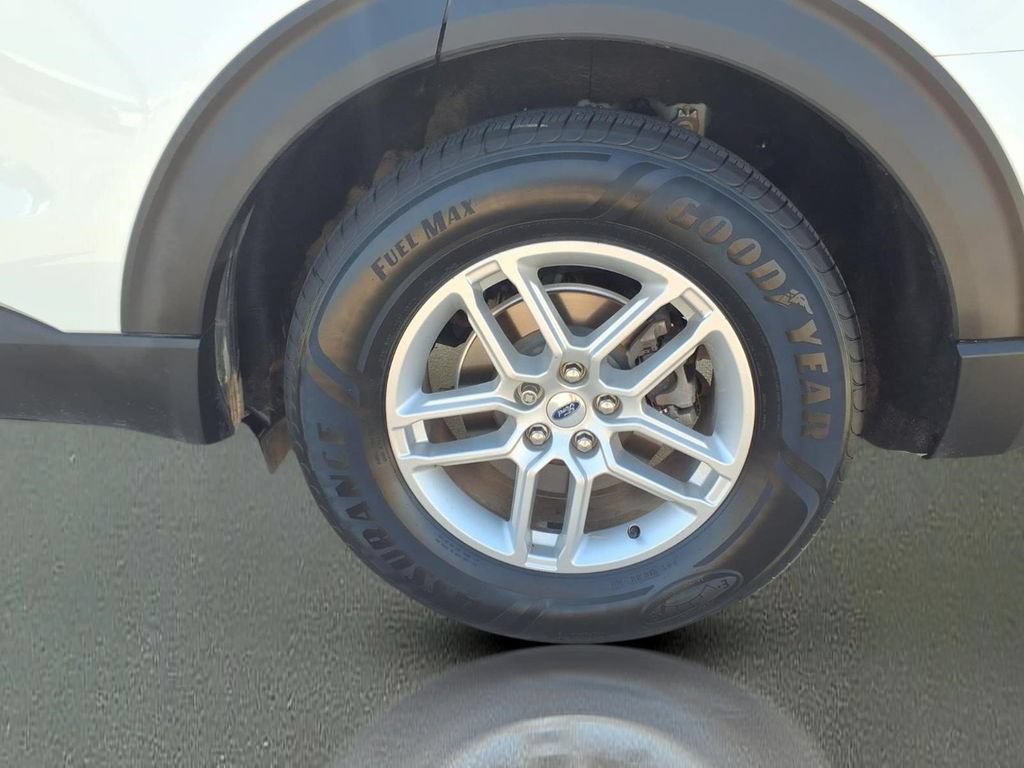 Used 2025 Ford Explorer Active RWD image 25