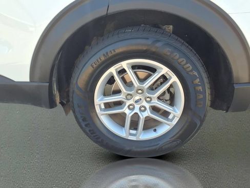 Used 2025 Ford Explorer Active RWD image 25