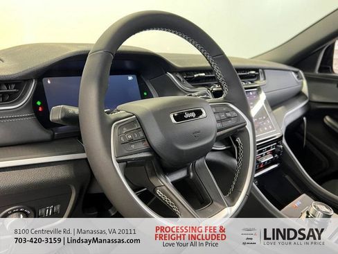 New 2025 Jeep Grand Cherokee Altitude AWD/4WD image 25