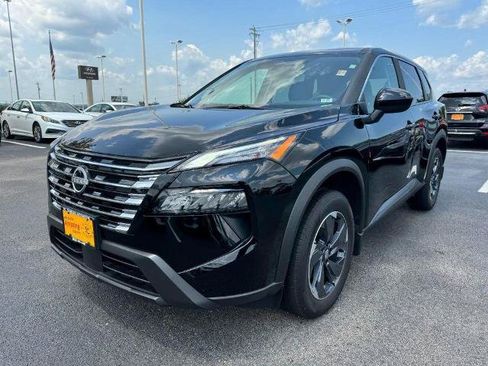 Certified 2026 Nissan Rogue SV FWD image 8