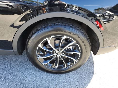New 2026 Lincoln Nautilus Premier AWD/4WD image 7