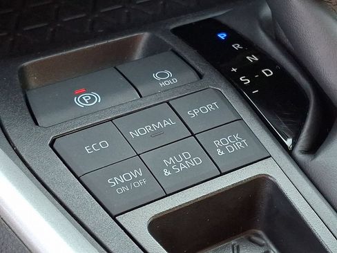 Certified 2025 Toyota RAV4 XLE AWD/4WD image 26