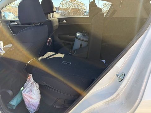 Used 2021 Kia Sportage LX image 8