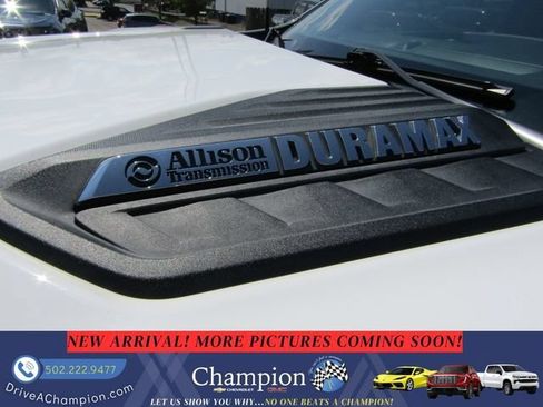 Used 2021 Chevrolet Silverado 2500 LTZ AWD/4WD image 11
