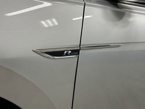 Used 2020 Volkswagen Passat 2.0T R-Line image 32