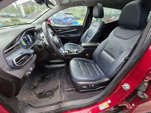 Used 2022 Chevrolet Bolt EUV Premier w/ Sun & Sound Package image 11