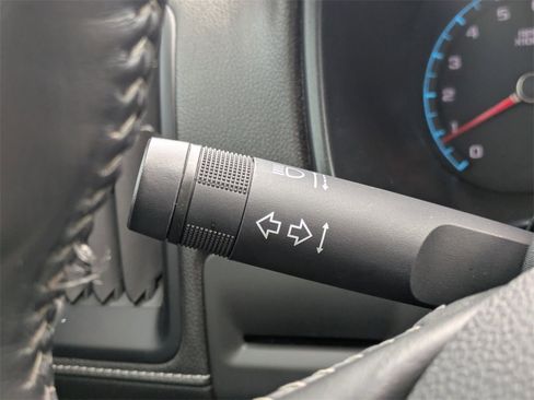 Used 2019 GMC Canyon SLT w/ Driver Alert Package image 28