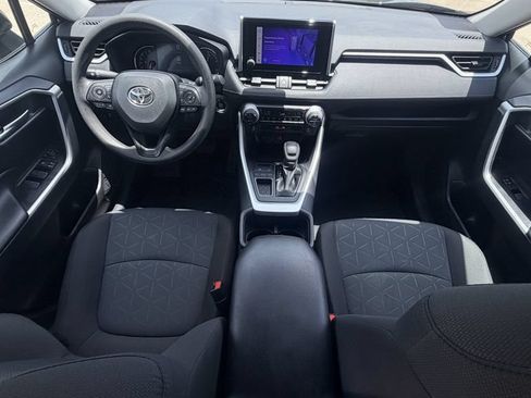 Used 2025 Toyota RAV4 XLE FWD image 12