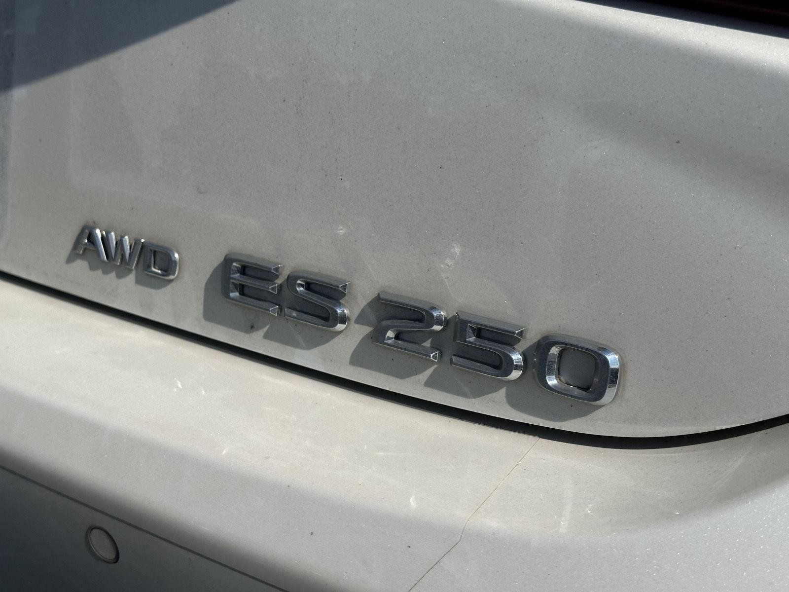Used 2022 Lexus ES 250 w/ Premium Package AWD/4WD image 10