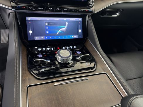 Used 2023 Jeep Grand Wagoneer L Series II image 34