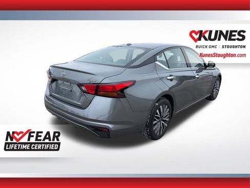 Used 2023 Nissan Altima 2.5 SV image 11