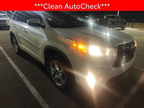 Used 2016 Toyota Highlander Limited Platinum w/ Four Season Floor Mat Package image 3