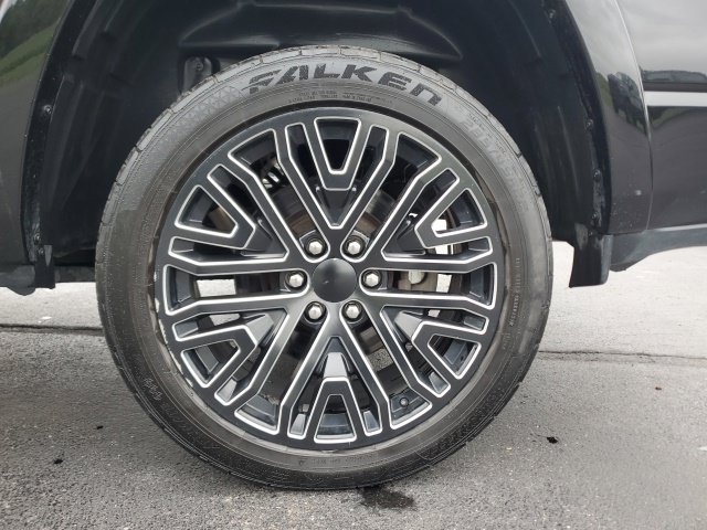 Used 2024 RAM 1500 Limited AWD/4WD image 9