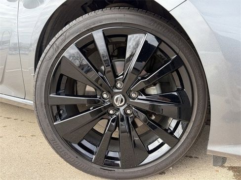 Used 2022 Nissan Altima 2.5 SR w/ Midnight Edition Package image 10