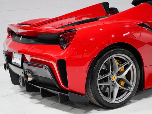 Used 2020 Ferrari 488 Pista Spider RWD image 24