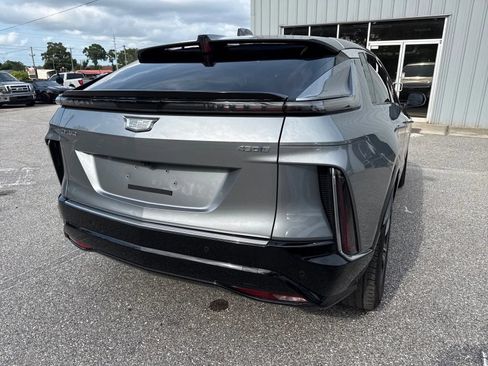 Used 2024 Cadillac Lyriq Luxury RWD image 8