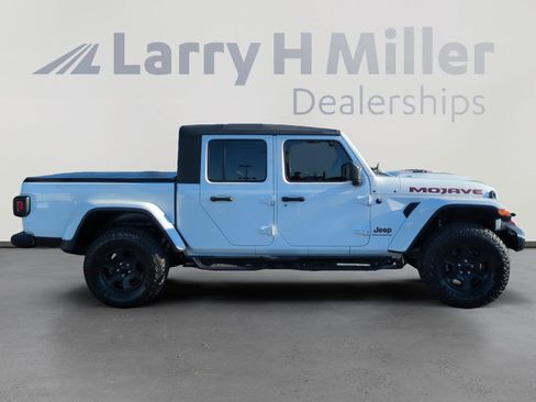 Used 2023 Jeep Gladiator Mojave w/ Cold Weather Group image 6