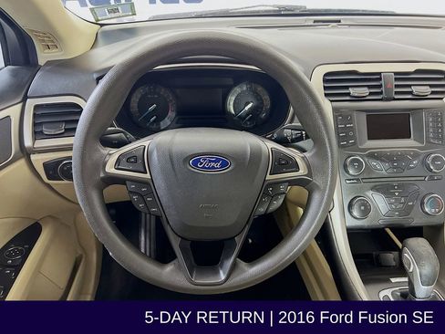 Used 2016 Ford Fusion SE image 14