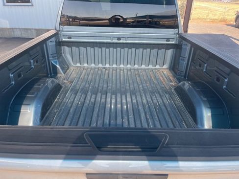 Used 2024 Chevrolet Silverado 2500 Custom w/ Custom Value Package image 6