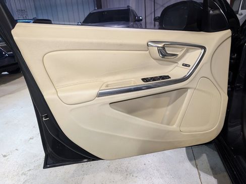 Used 2015 Volvo S60 T5 Premier image 12