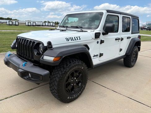Used 2023 Jeep Wrangler Unlimited w/ Cold Weather Group AWD/4WD image 3