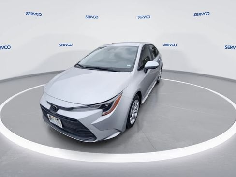 Used 2023 Toyota Corolla LE image 3