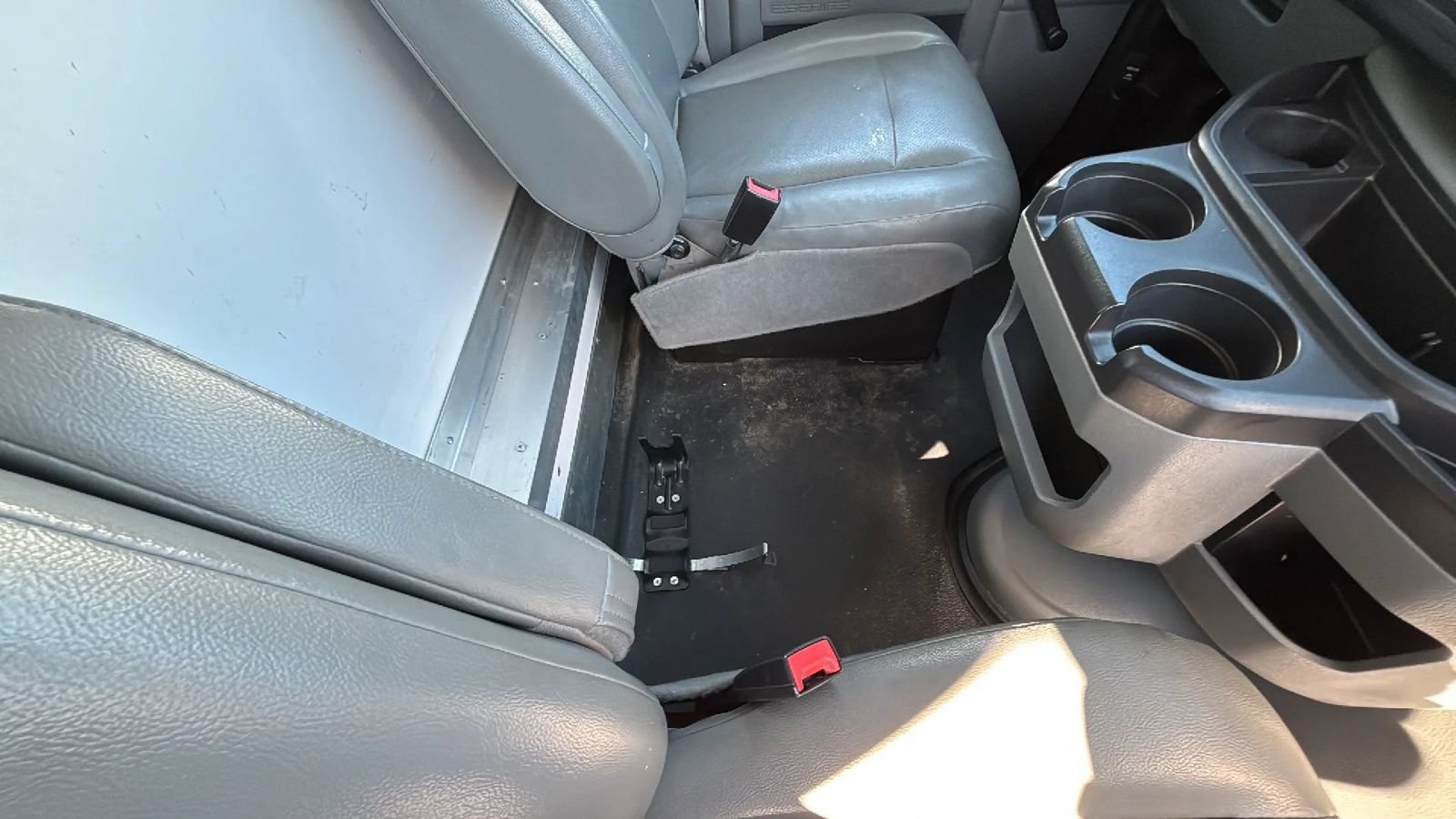 Used 2021 Ford E-350 and Econoline 350 Super Duty RWD image 27